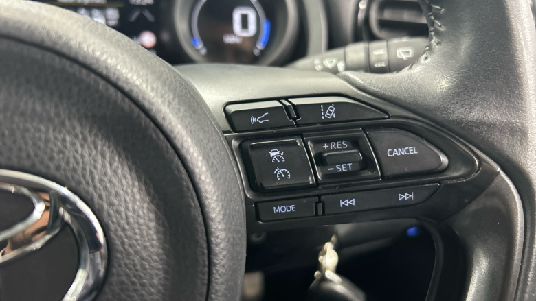 Toyota Yaris 1.5 Hybrid Design 5dr CVT Hybrid Hatchback